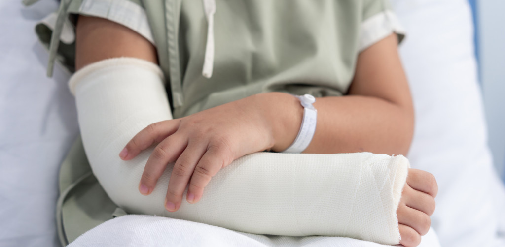 Arm broken in an injured person